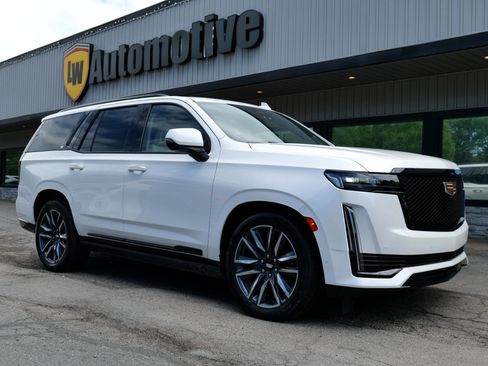 Used 2021 Cadillac Escalade Sport Platinum image 2