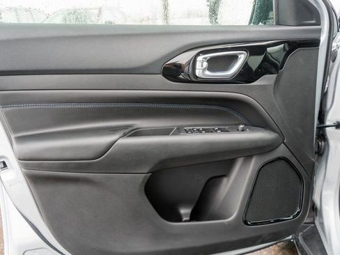 New 2026 Jeep Compass Limited image 12