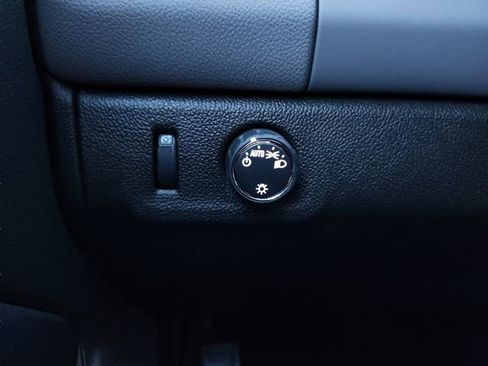 Certified 2022 Chevrolet Colorado W/T w/ Custom Special Edition image 14