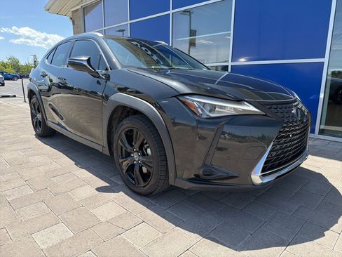 Used 2022 Lexus UX 200 w/ Accessory Package (Z1) FWD image 2
