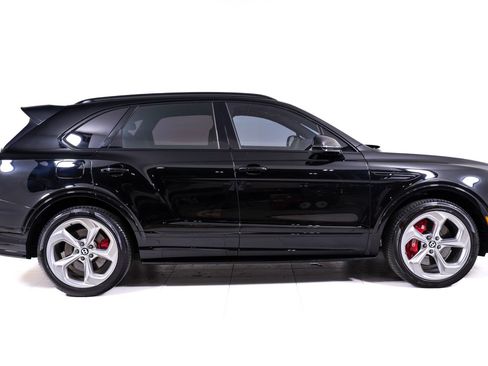 Used 2022 Bentley Bentayga AWD/4WD image 6