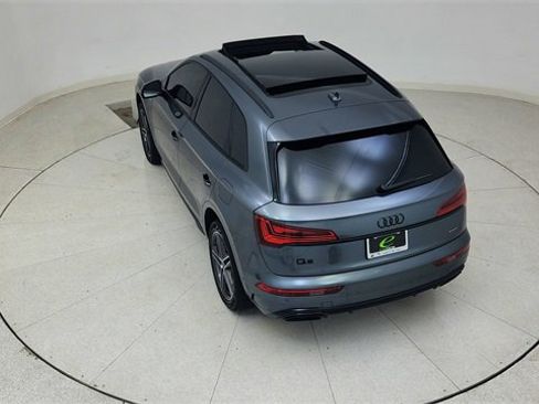 Used 2024 Audi Q5 e Prestige w/ Prestige Package image 86