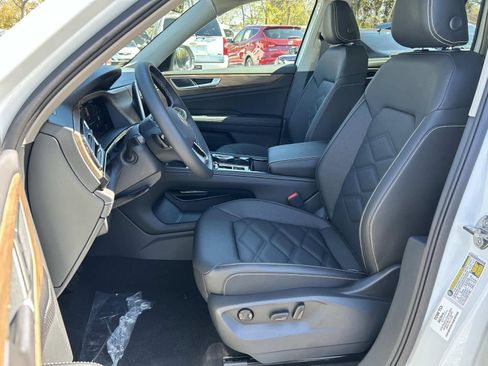 New 2026 Volkswagen Atlas SE FWD image 17