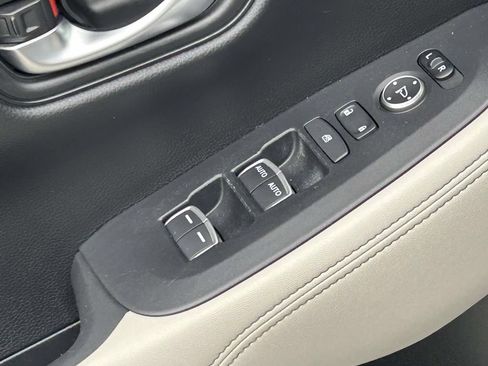 Used 2023 Honda HR-V EX-L image 13
