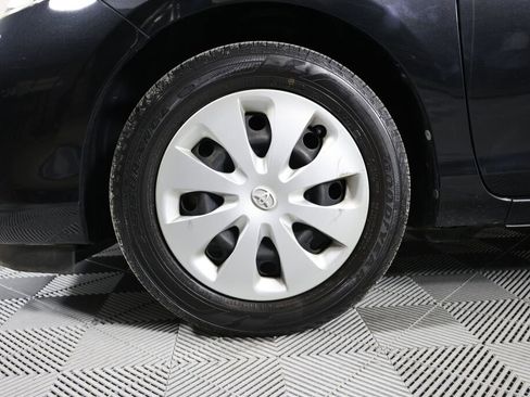 Used 2014 Toyota Prius C One image 9