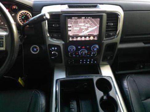 Used 2014 RAM 3500 Laramie w/ Convenience Group AWD/4WD image 5
