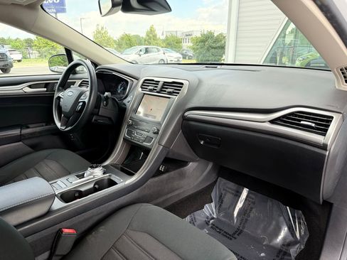 Used 2019 Ford Fusion SE FWD image 20