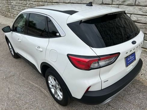 Used 2022 Ford Escape SE FWD image 4