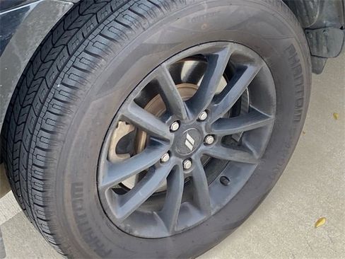 Used 2019 Dodge Journey SE image 25