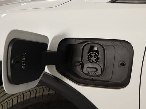Used 2025 Chevrolet Equinox EV LT FWD image 34