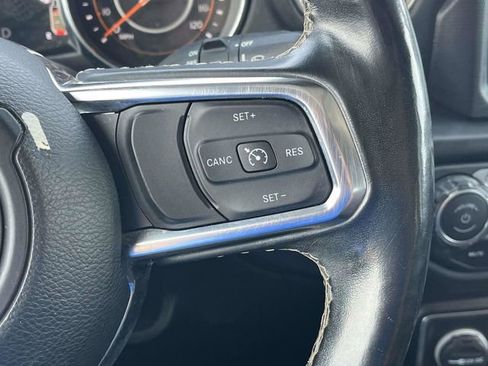 Used 2020 Jeep Wrangler Unlimited Sahara image 27