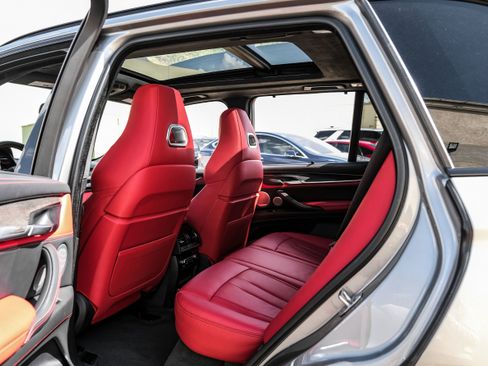 Used 2017 BMW X5 M image 40