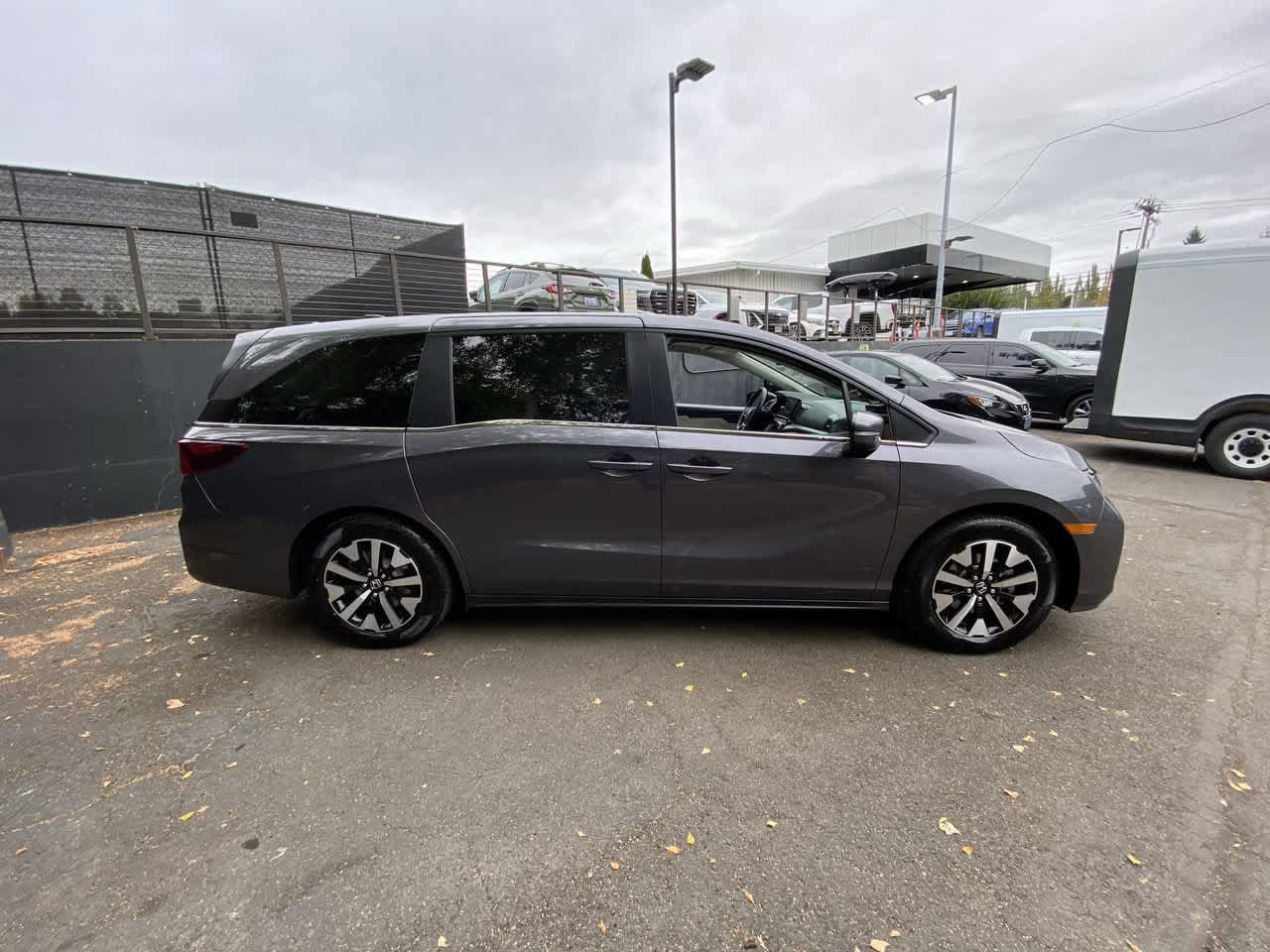 Used 2025 Honda Odyssey EX-L image 7