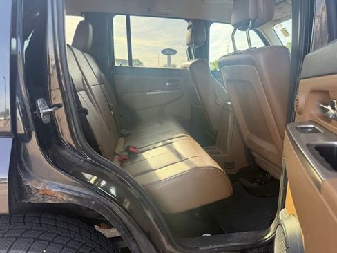 Used 2012 Jeep Liberty Limited AWD/4WD image 11