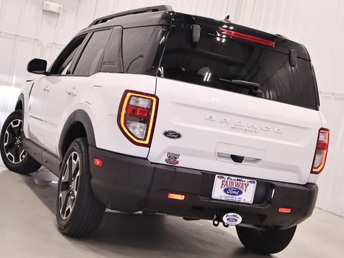 Certified 2022 Ford Bronco Sport Outer Banks w/ Tech Package AWD/4WD image 37
