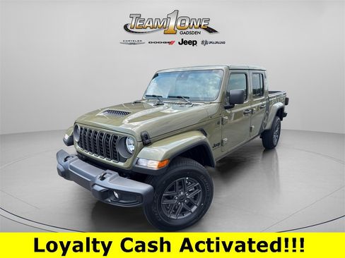 New 2025 Jeep Gladiator Sport image 4