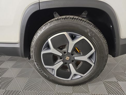 Used 2024 Rivian R1S Adventure AWD/4WD image 10