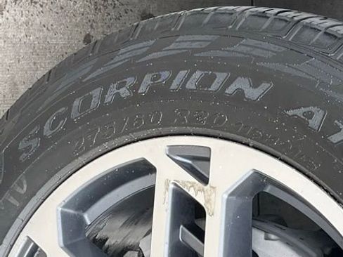 Used 2025 Ford Expedition Active AWD/4WD image 8