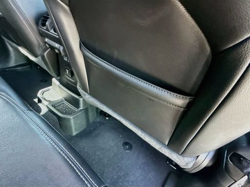 Used 2022 Jeep Wrangler Unlimited Sahara AWD/4WD image 31