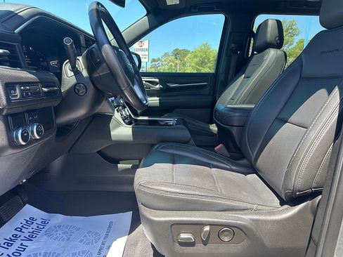 Used 2022 GMC Yukon XL Denali RWD image 9