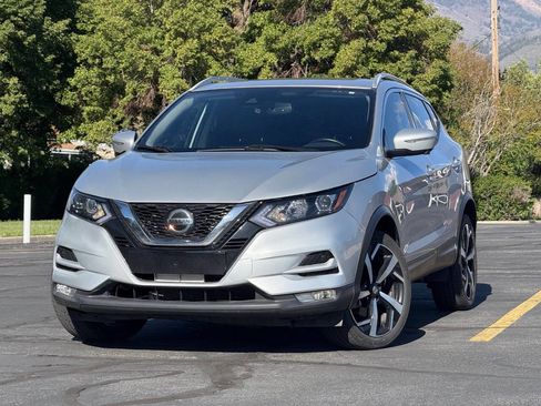 Used 2021 Nissan Rogue Sport SL w/ Premium Package FWD image 1