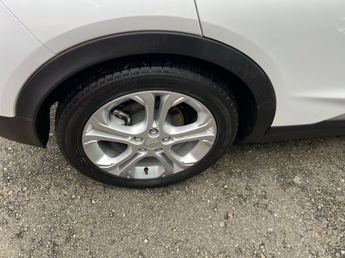 Used 2020 Chevrolet Bolt LT image 12