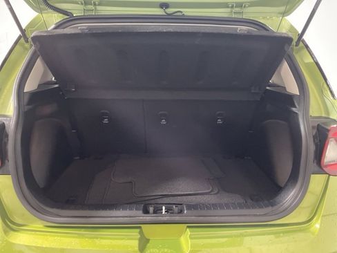 Used 2023 Hyundai Venue SEL image 8