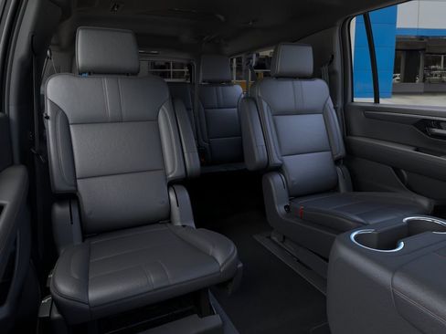 New 2026 Chevrolet Suburban RST RWD image 17