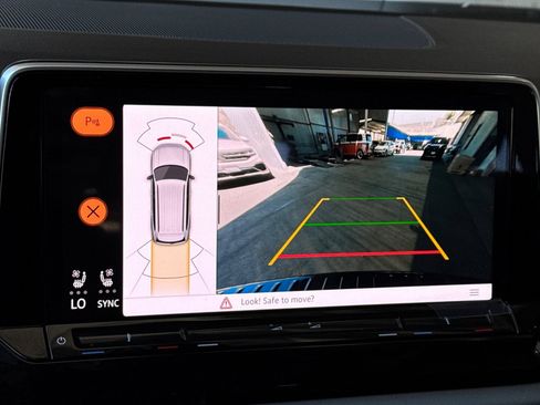 New 2025 Volkswagen Atlas Peak Edition SE image 17