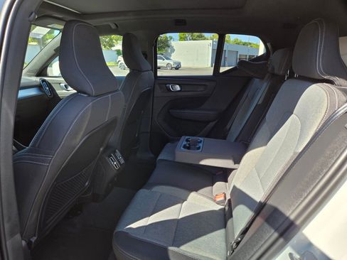 Certified 2025 Volvo XC40 B5 Core AWD/4WD image 15