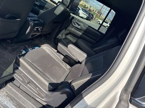 Used 2022 GMC Yukon XL SLT w/ SLT Premium Package AWD/4WD image 36