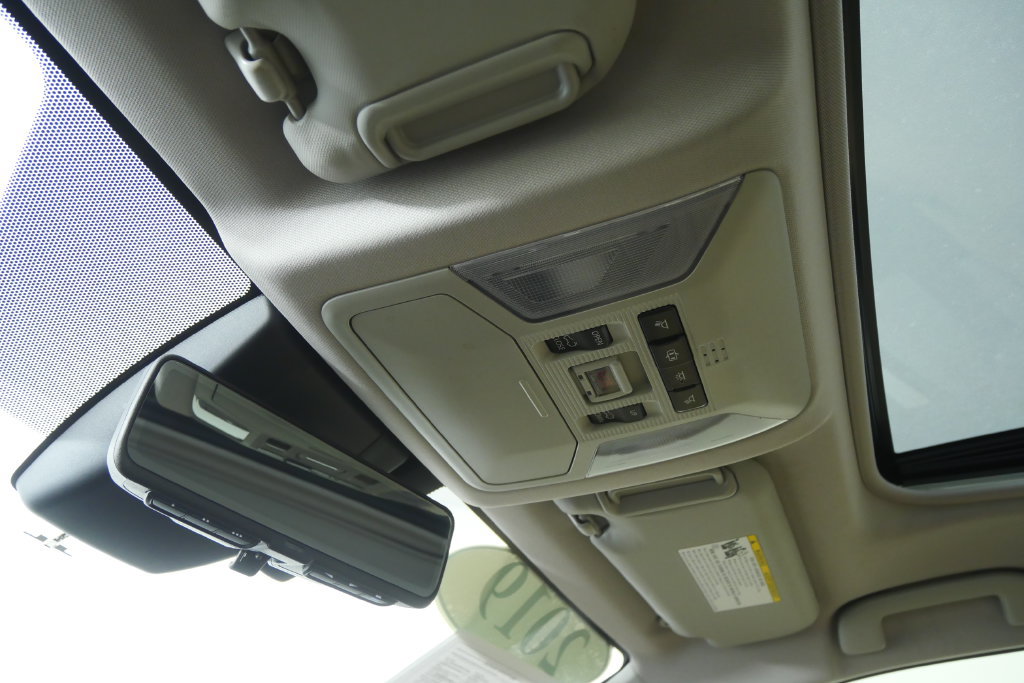 Used 2019 Toyota RAV4 Limited w/ Cold Weather Package FWD image 23