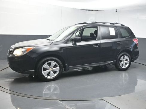 Used 2015 Subaru Forester 2.5i Premium w/ All-Weather Package AWD/4WD image 4