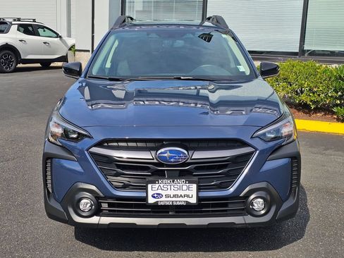 Used 2024 Subaru Outback Premium AWD/4WD image 2