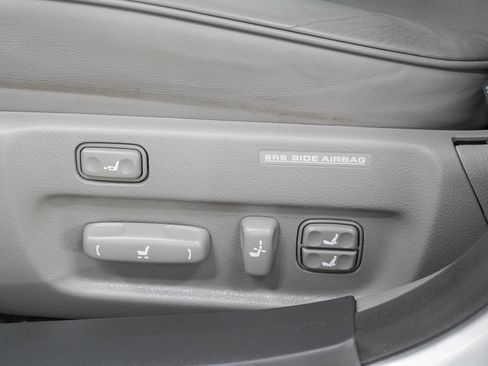 Used 2005 Lexus LS 430 RWD image 26