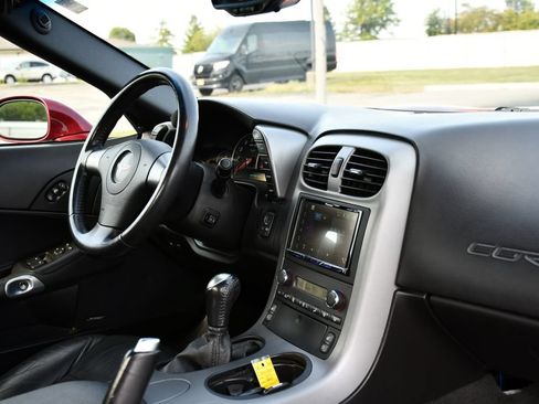 Used 2006 Chevrolet Corvette Convertible w/ Preferred Equipment Group RWD image 30