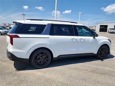 New 2026 Kia Carnival SX Prestige image 2