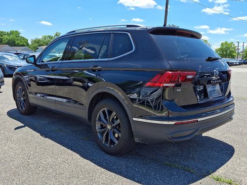 Used 2024 Volkswagen Tiguan SE AWD/4WD image 4