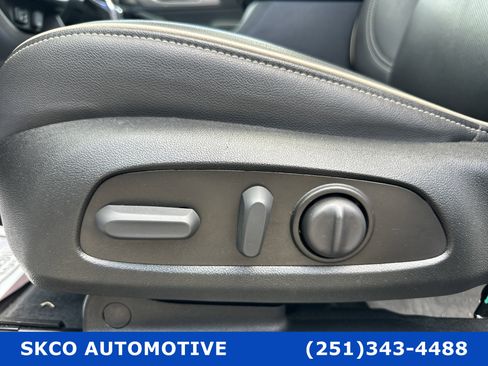 Used 2023 Chevrolet Traverse Premier w/ LPO, Cargo Package image 27