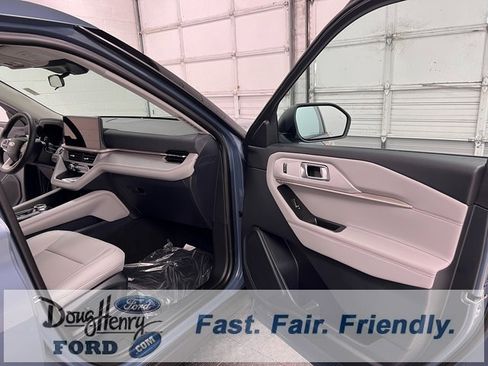 New 2026 Ford Explorer Active w/ Active Comfort Package image 9