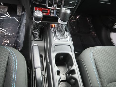 Used 2024 Jeep Wrangler Unlimited Rubicon 4xe image 20