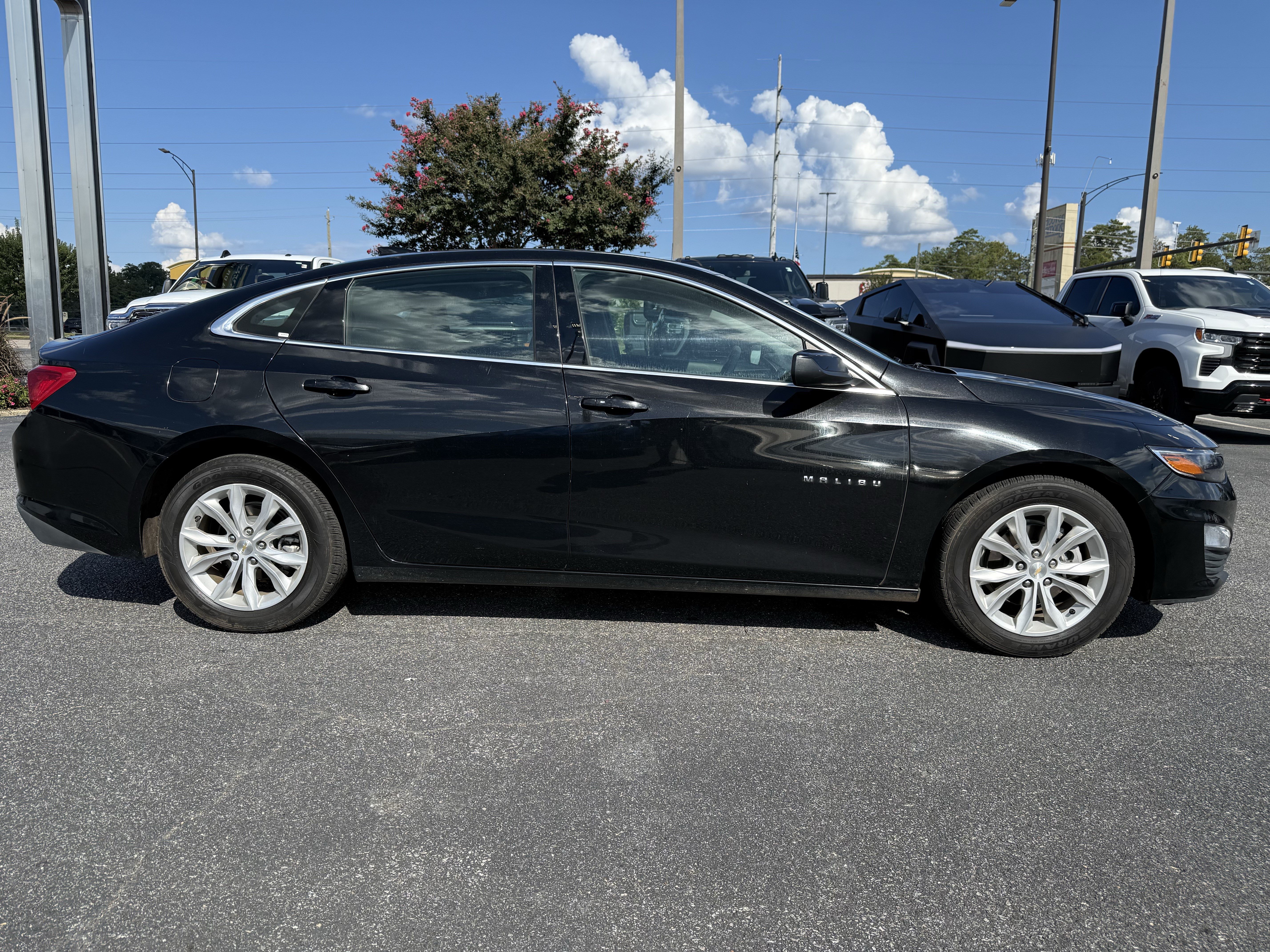 Used 2024 Chevrolet Malibu LT FWD image 11
