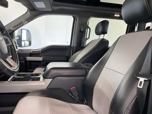 Used 2021 Ford F350 Lariat w/ FX4 Off-Road Package image 9