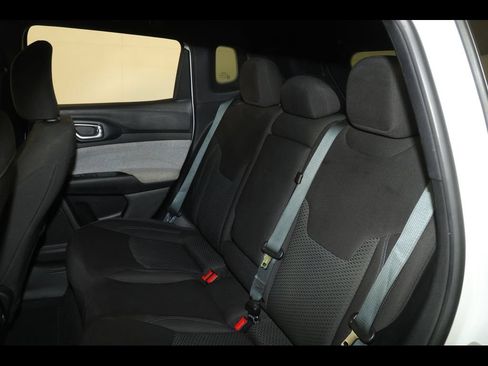 Used 2023 Jeep Compass Sport AWD/4WD image 27