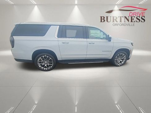 New 2026 Chevrolet Suburban Premier w/ Sun And Tow Package AWD/4WD image 8