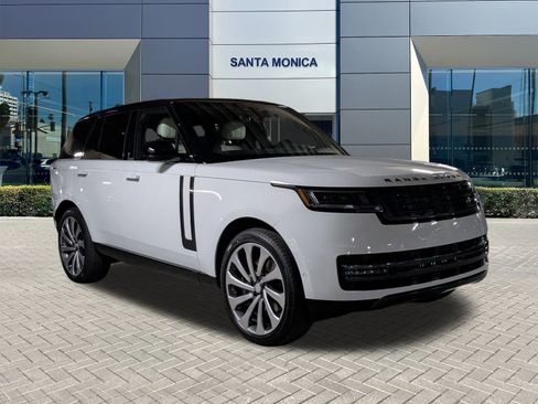 New 2025 Land Rover Range Rover SE image 7