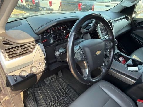 Used 2017 Chevrolet Suburban LT w/ Luxury Package AWD/4WD image 14