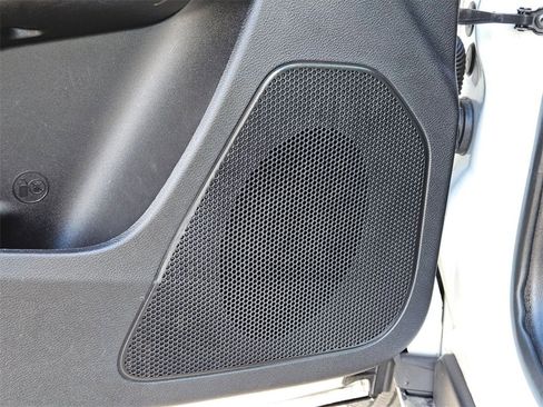 Used 2019 Jeep Cherokee Limited image 17