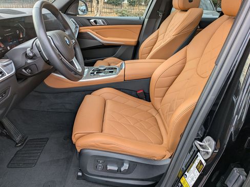 Used 2024 BMW X5 xDrive40i w/ Premium Package image 15