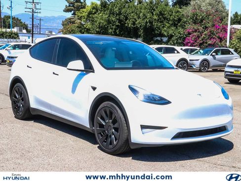 Used 2023 Tesla Model Y Long Range AWD/4WD image 5